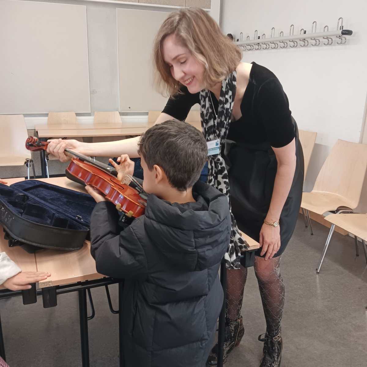 Tag-der-offenen-Tuer-2025-Musikinstrumente-zum-Ausprobieren