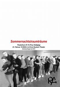 Das Bild zeigt eine Gruppe von Menschen, die in einer langen Reihe aufgestellt sind. Alle tragen weiße Masken und schauen in verschiedene Richtungen. Der Hintergrund ist schlicht und unauffällig. Oben im Bild steht der Titel 