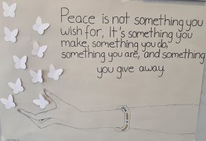 Ein Wandbild mit der Aufschrift: 